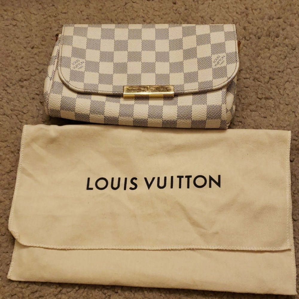Louis Vuitton favorite pm SOLD